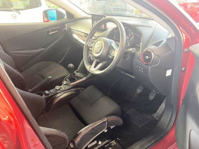 MAZDA2