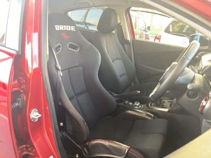 MAZDA2