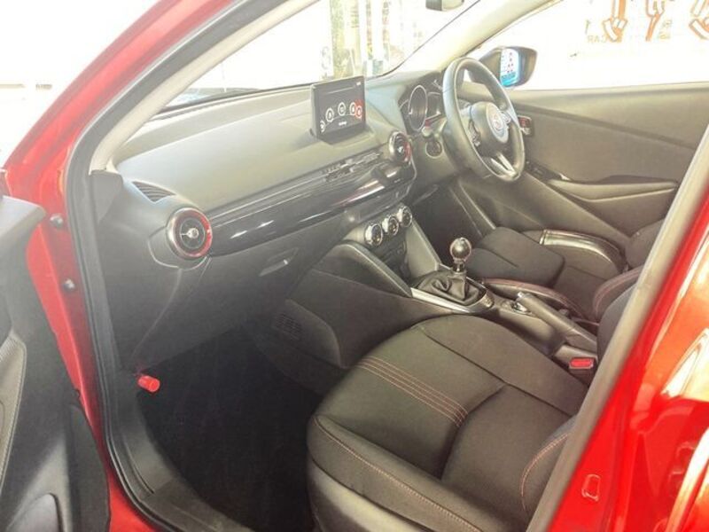MAZDA2