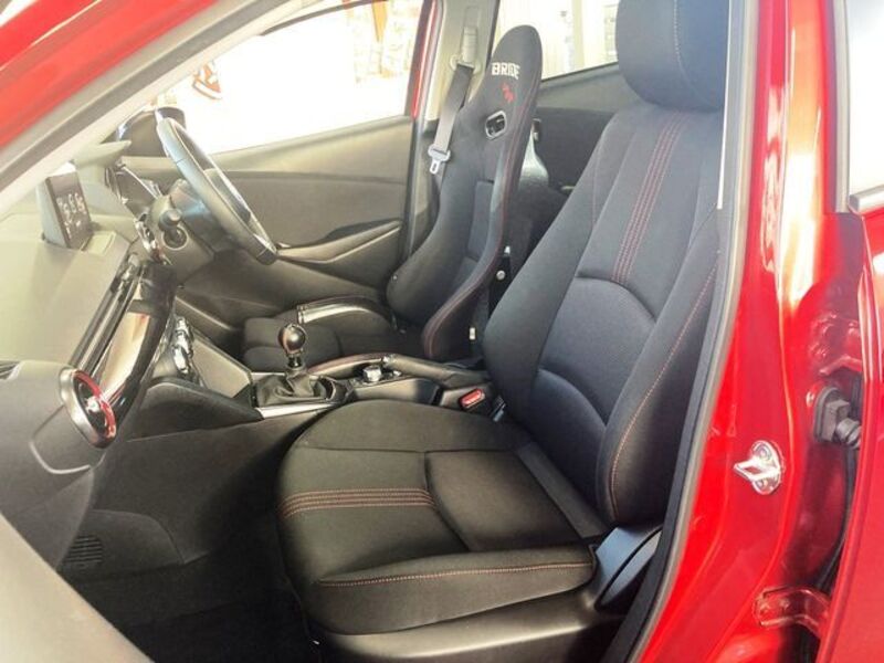 MAZDA2
