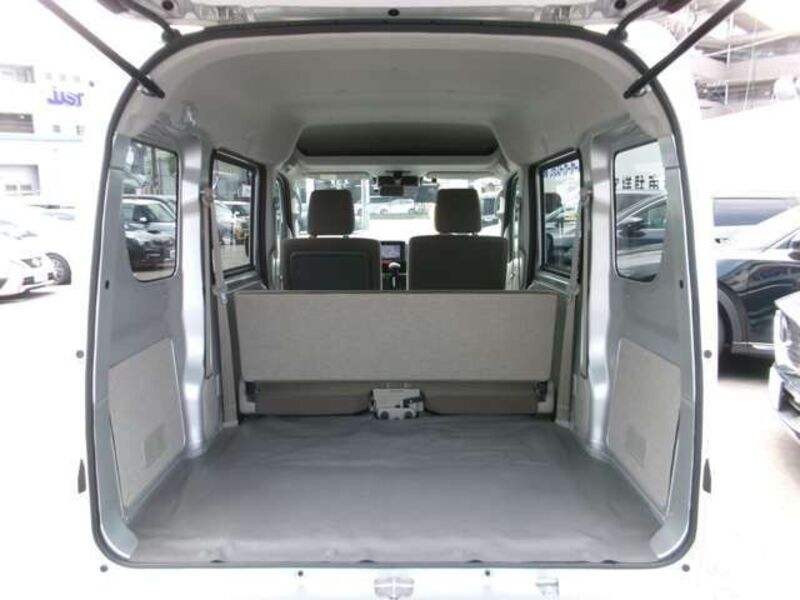 CLIPPER VAN