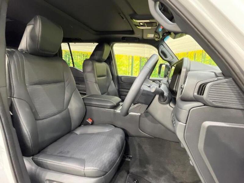 LAND CRUISER 250