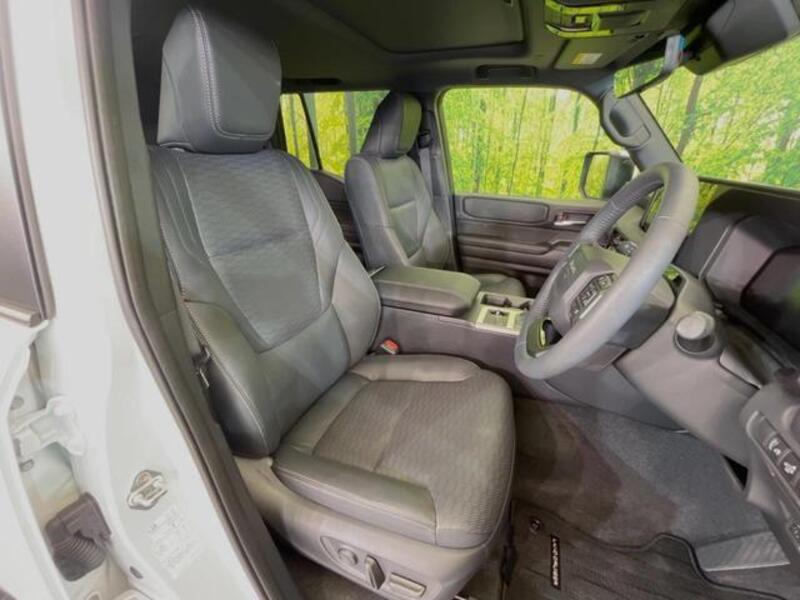 LAND CRUISER 250