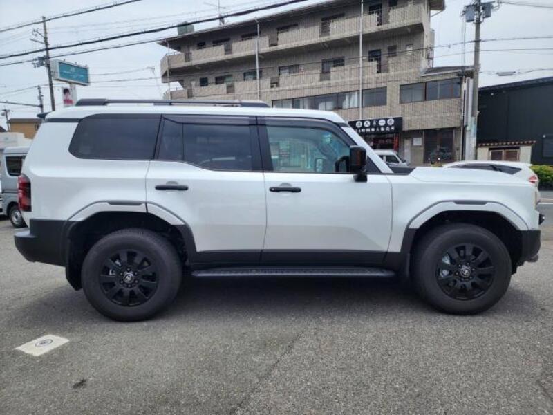 LAND CRUISER 250