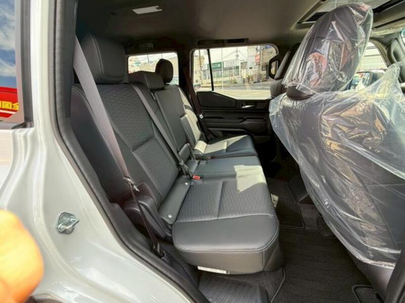 LAND CRUISER 250