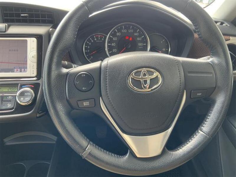 COROLLA AXIO