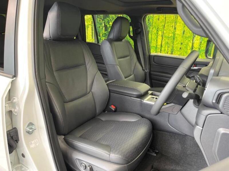 LAND CRUISER 250