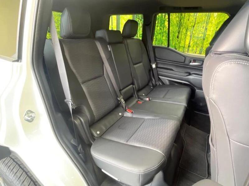 LAND CRUISER 250