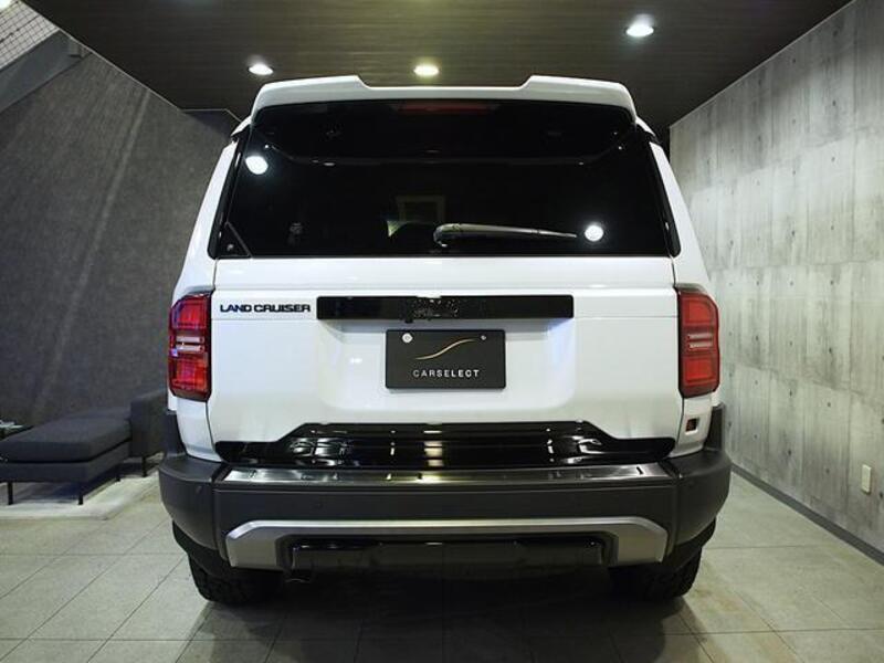 LAND CRUISER 250