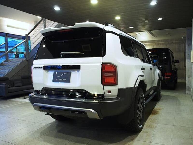 LAND CRUISER 250