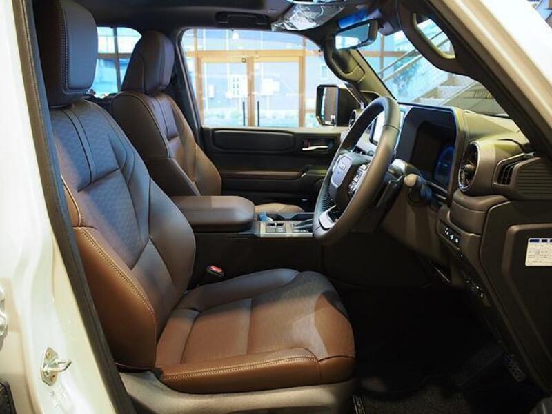 LAND CRUISER 250