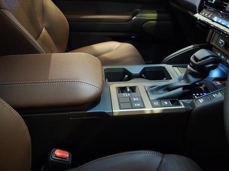 LAND CRUISER 250