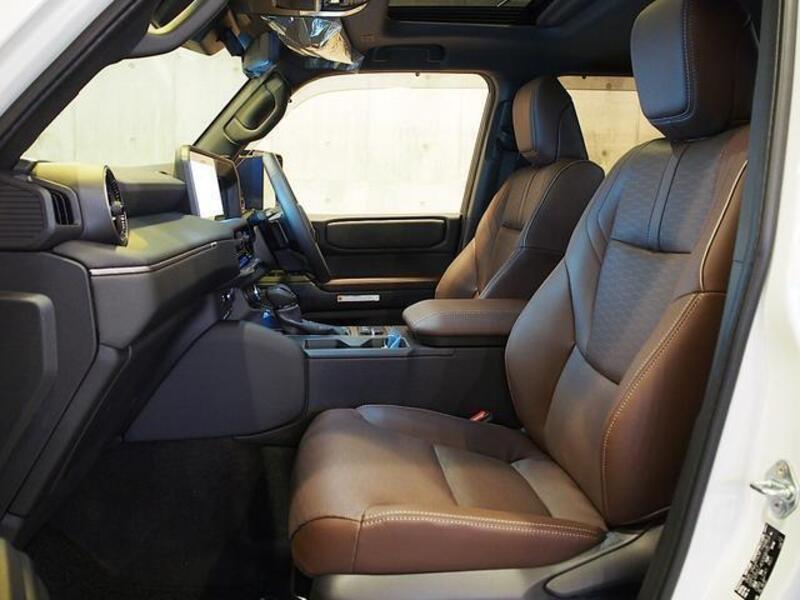 LAND CRUISER 250