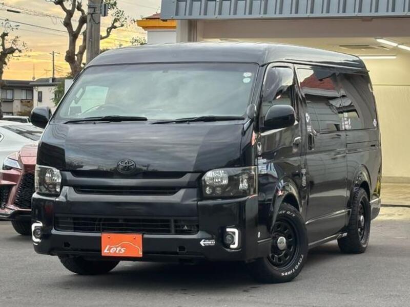 TOYOTA Regiusace Van