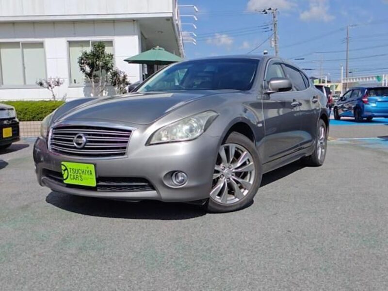 NISSAN FUGA