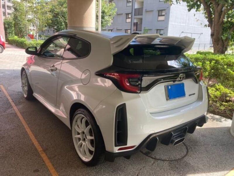 GR YARIS