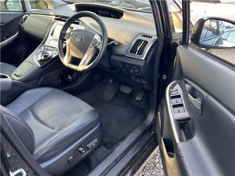 PRIUS PHV