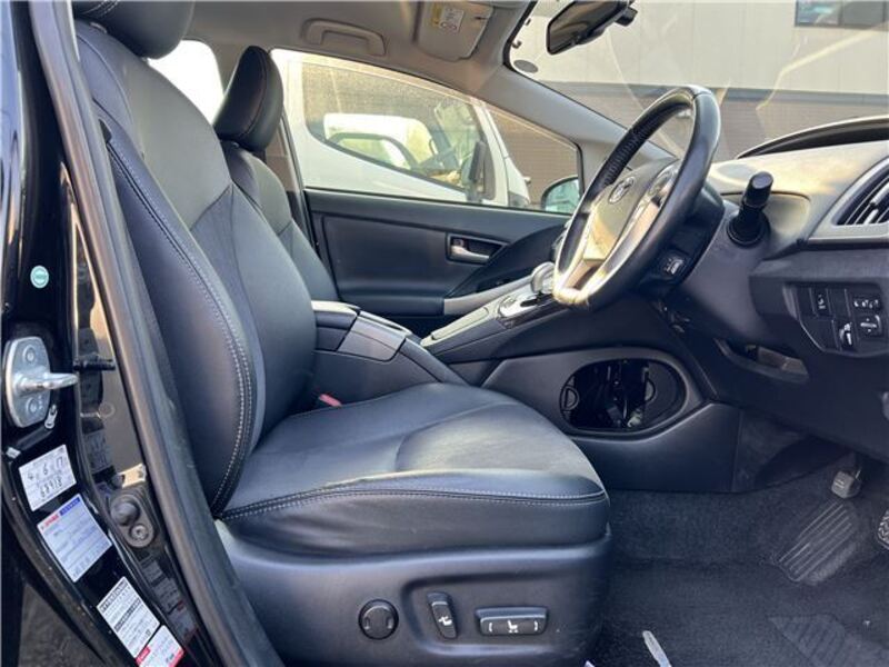 PRIUS PHV