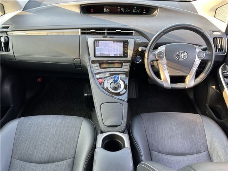 PRIUS PHV