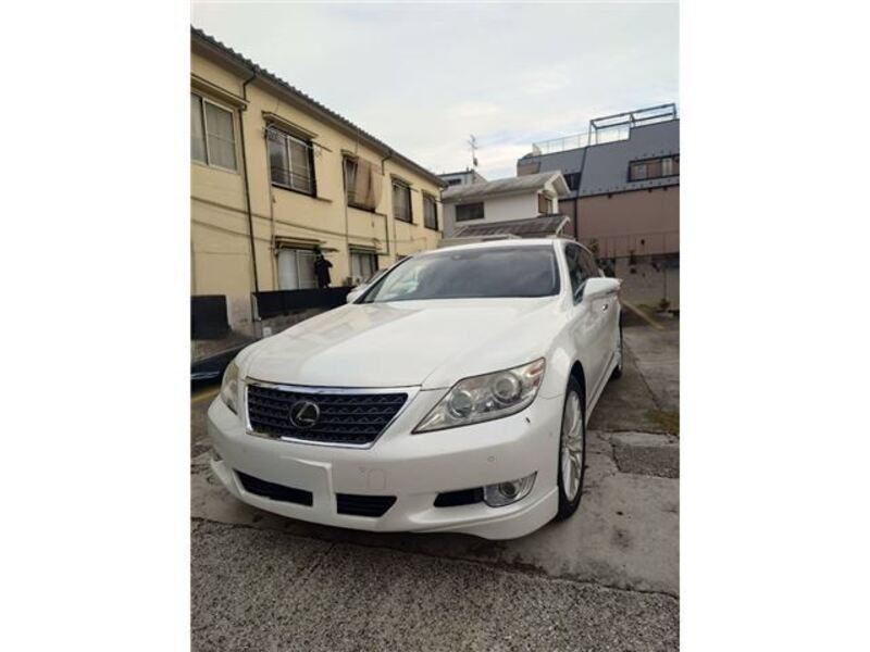LEXUS LS