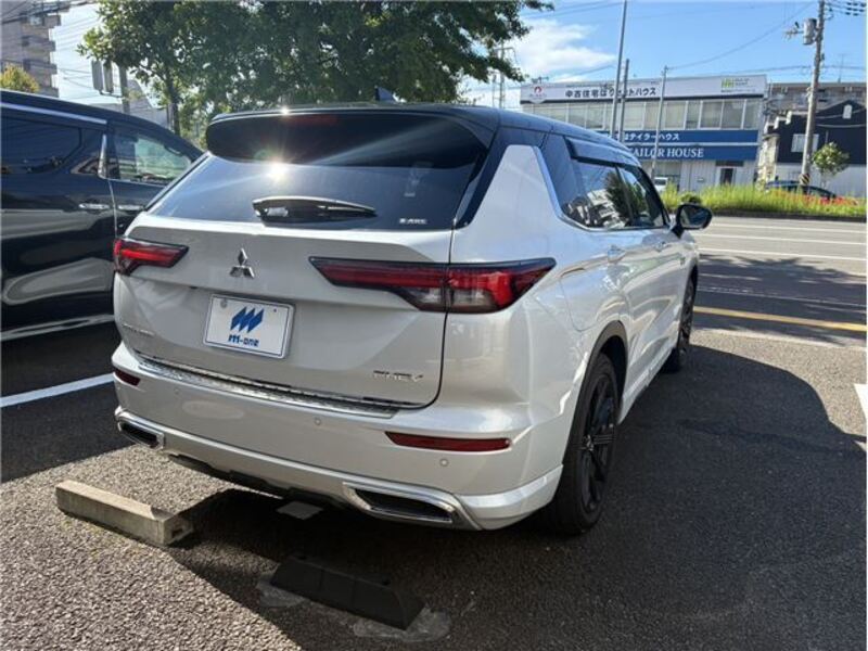OUTLANDER PHEV
