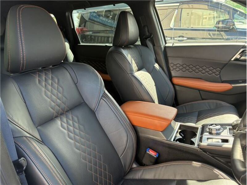 OUTLANDER PHEV