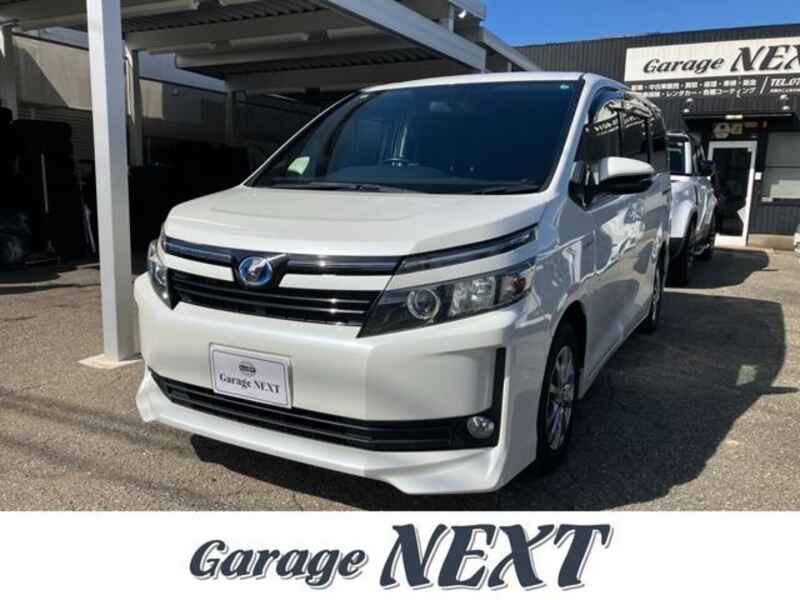 TOYOTA VOXY