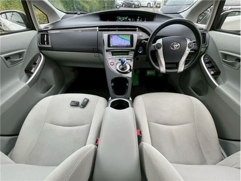 PRIUS PHV
