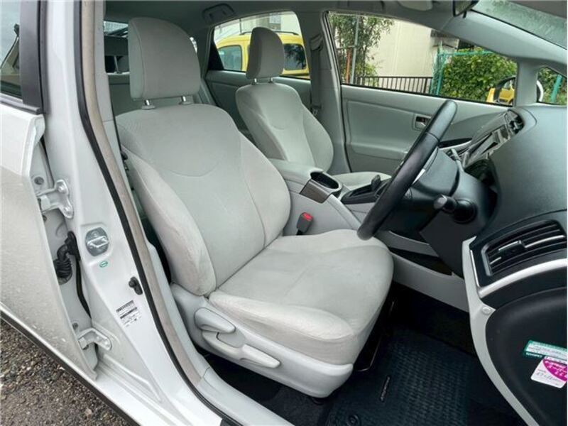 PRIUS PHV