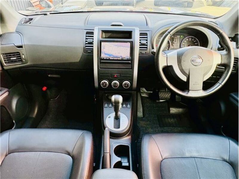 X-TRAIL