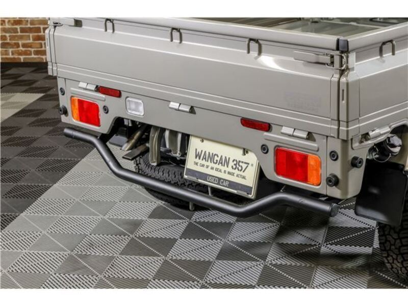 CARRY TRUCK