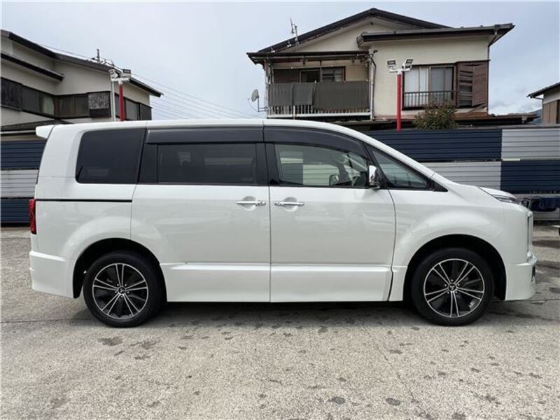 DELICA D5