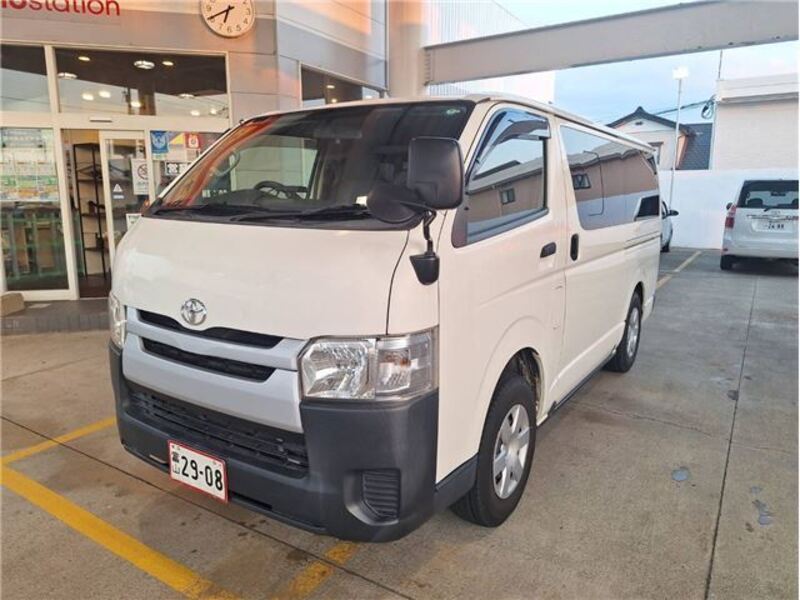 TOYOTA HIACE