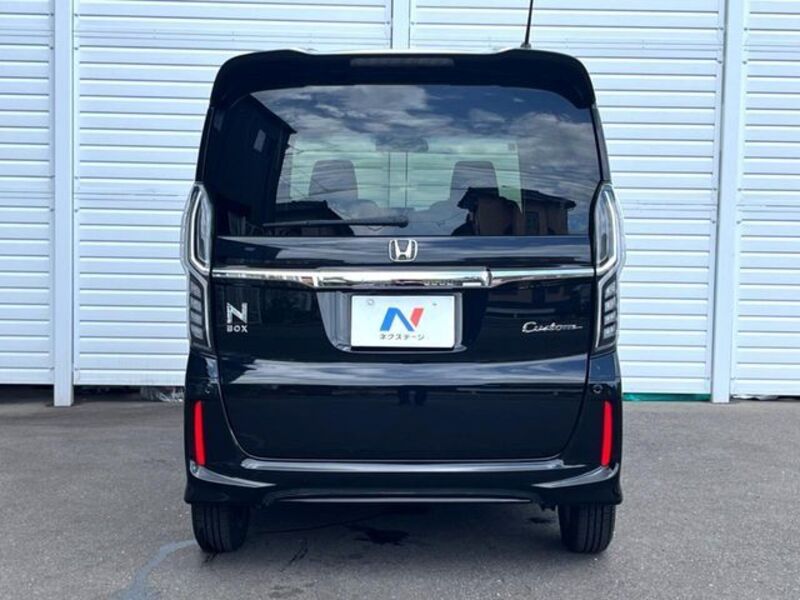 N BOX CUSTOM