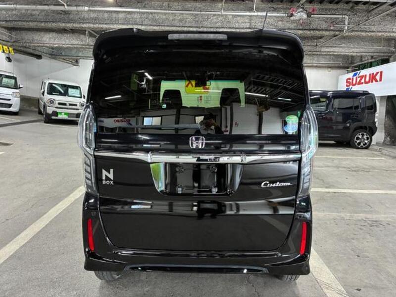 N BOX CUSTOM