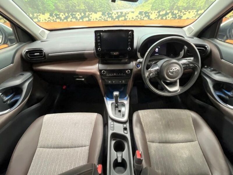 YARIS CROSS
