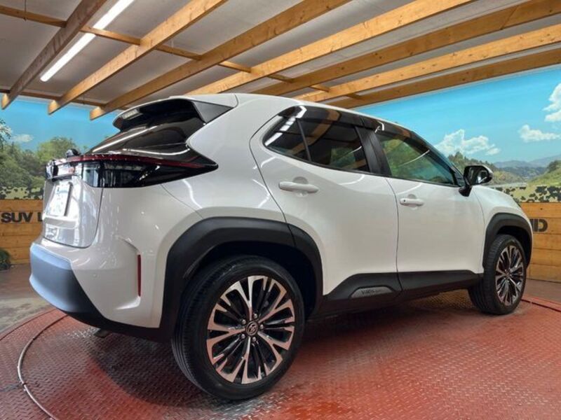 YARIS CROSS