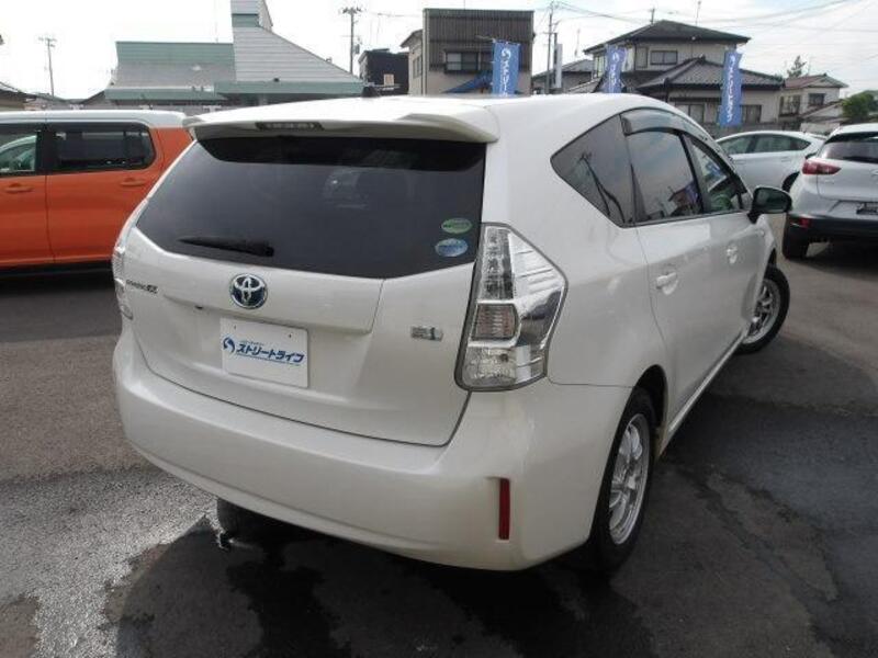 PRIUS ALPHA