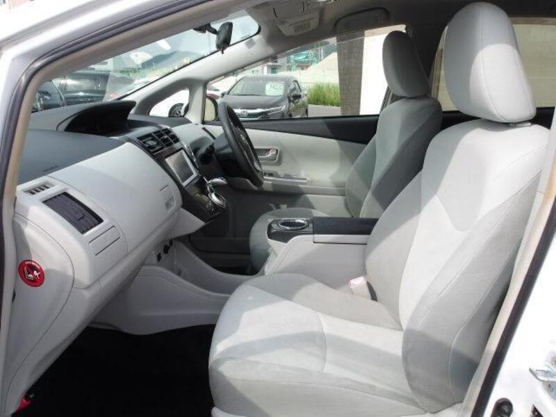 PRIUS ALPHA