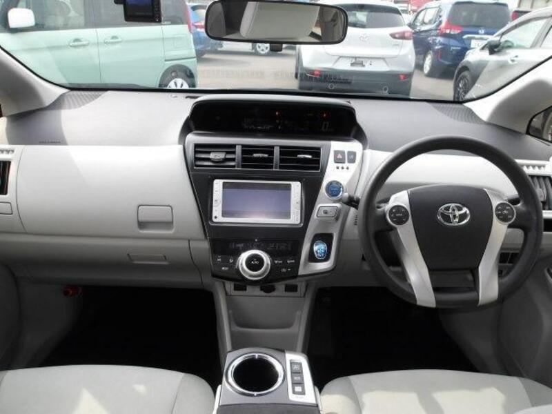PRIUS ALPHA