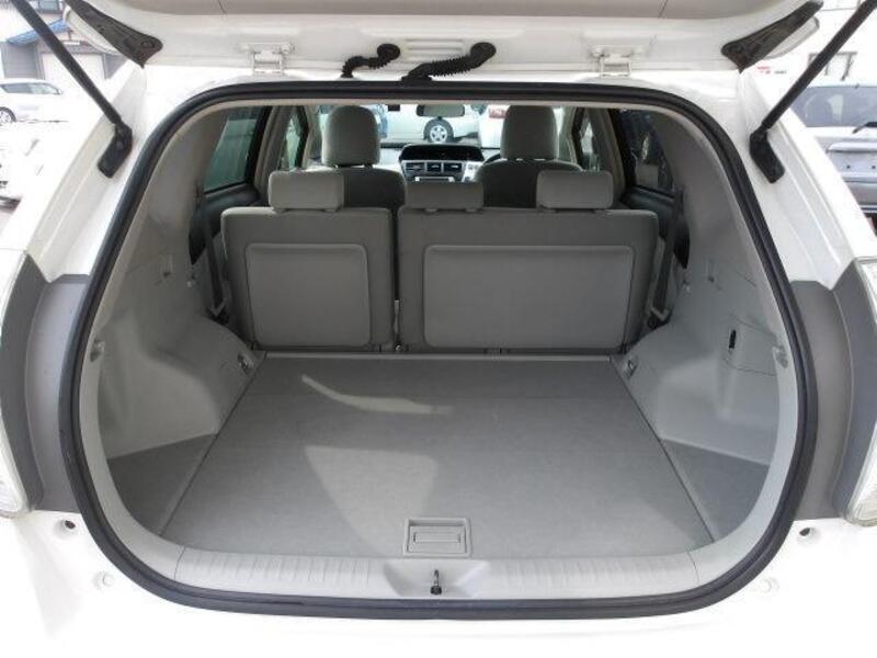PRIUS ALPHA