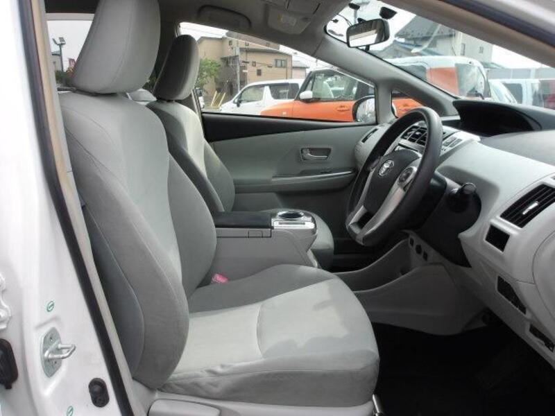 PRIUS ALPHA