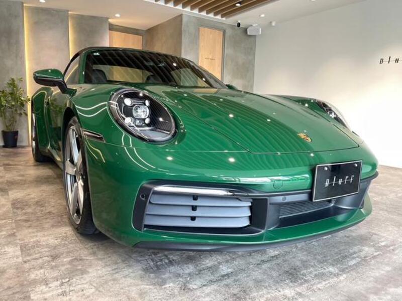 911