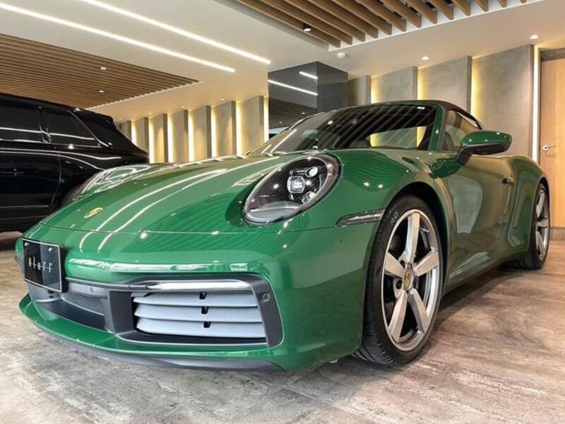 911