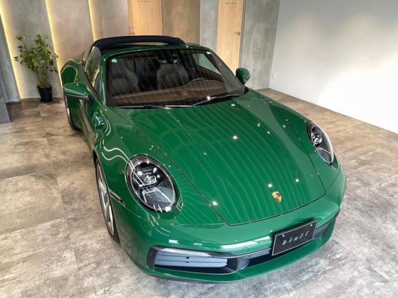 911
