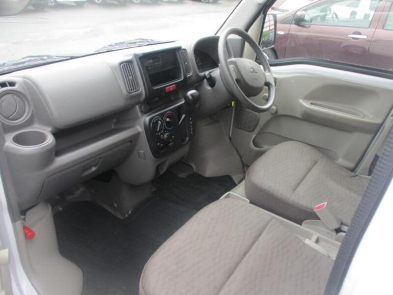 MINICAB VAN