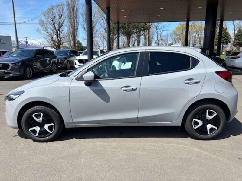 MAZDA2