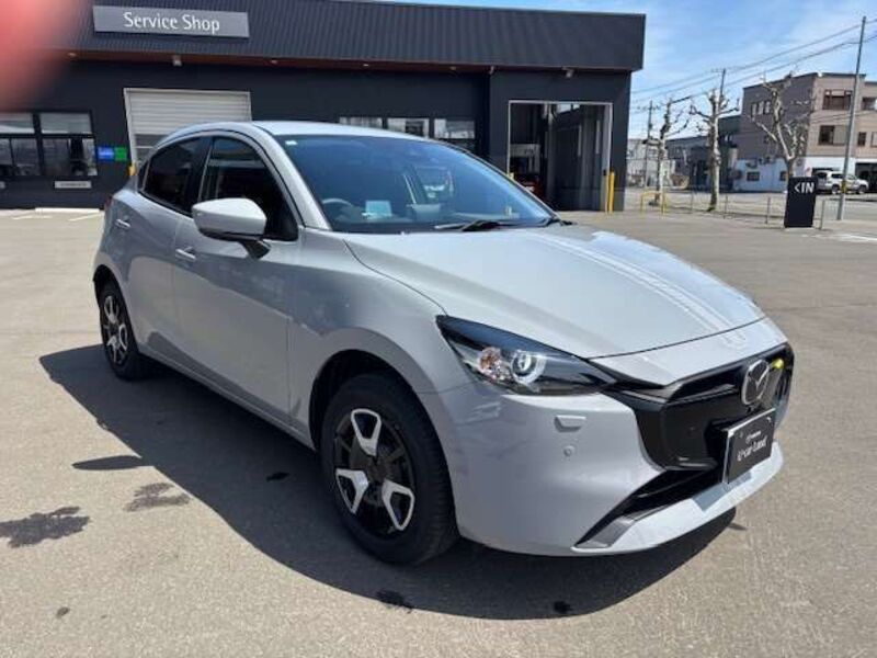 MAZDA2