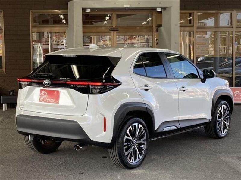 YARIS CROSS