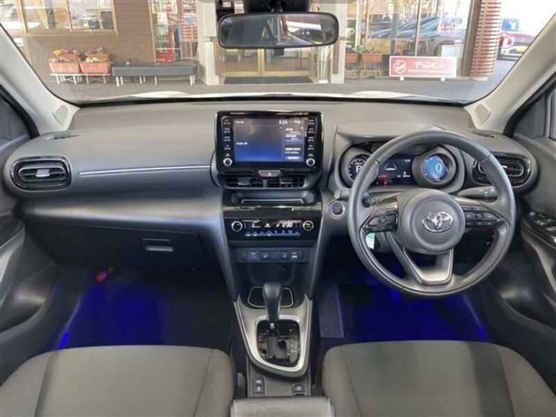 YARIS CROSS